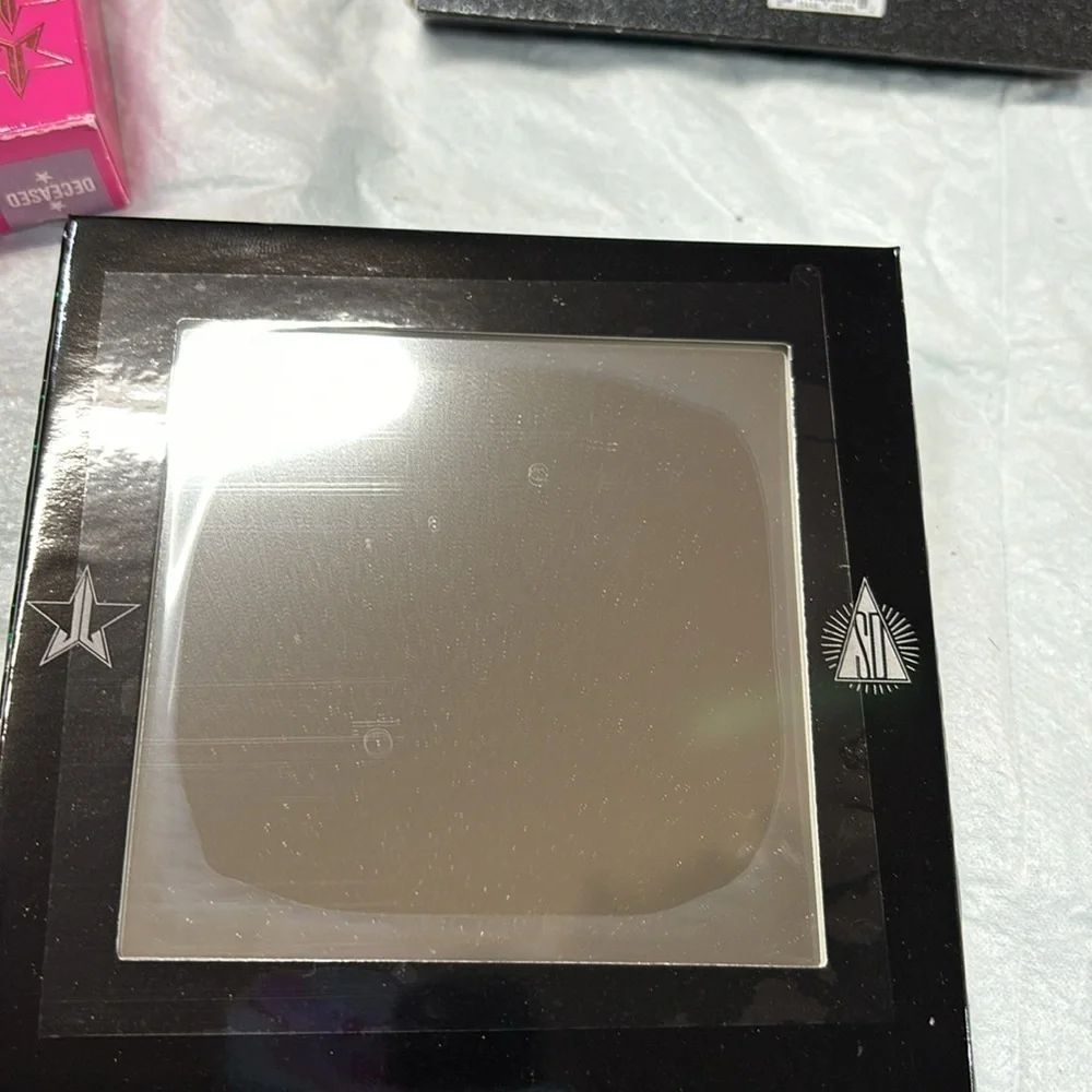 Jeffree Star cosmetics mini controversy by Shane Dawson eyeshadow collection New